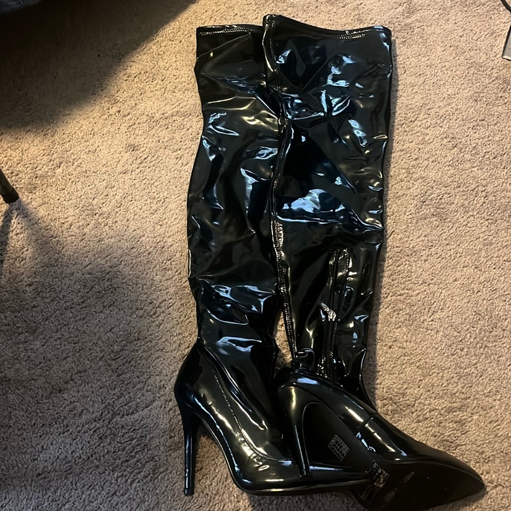 Thigh high boots. Bought from forever 21. Size 10. Never worn